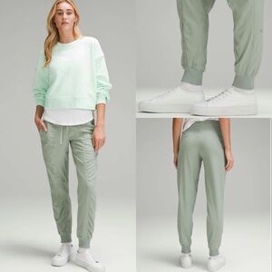 Lululemon Dance Studio Mid-Rise Jogger *Full Length
Palm Court! EUC